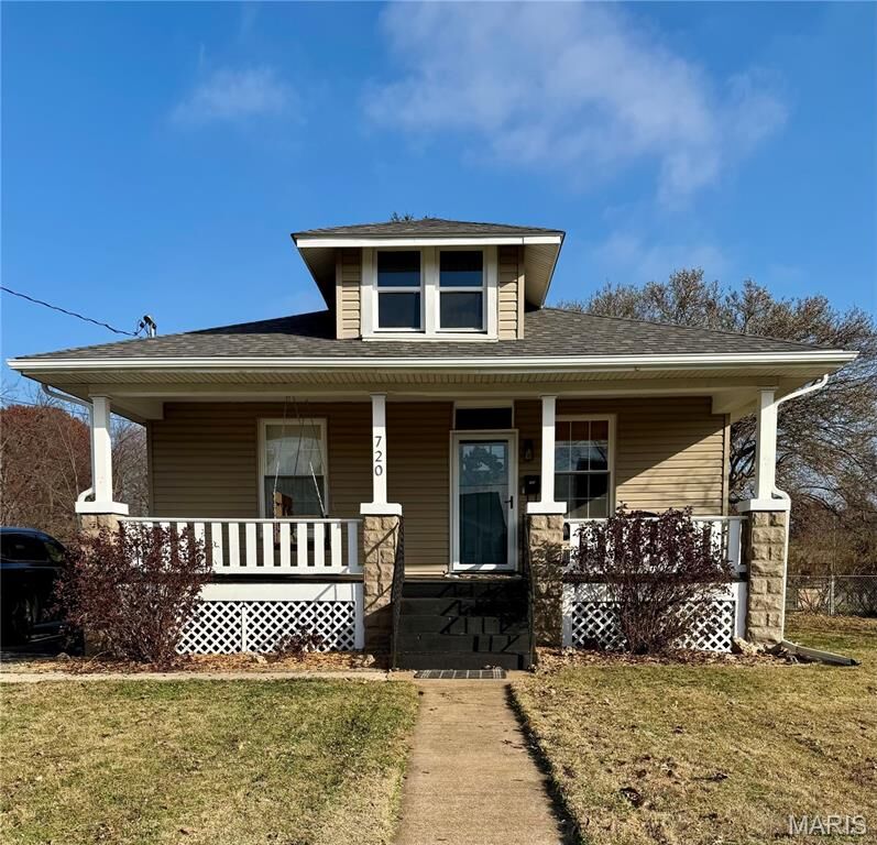Property Photo: 720 Henry Street IL 62234