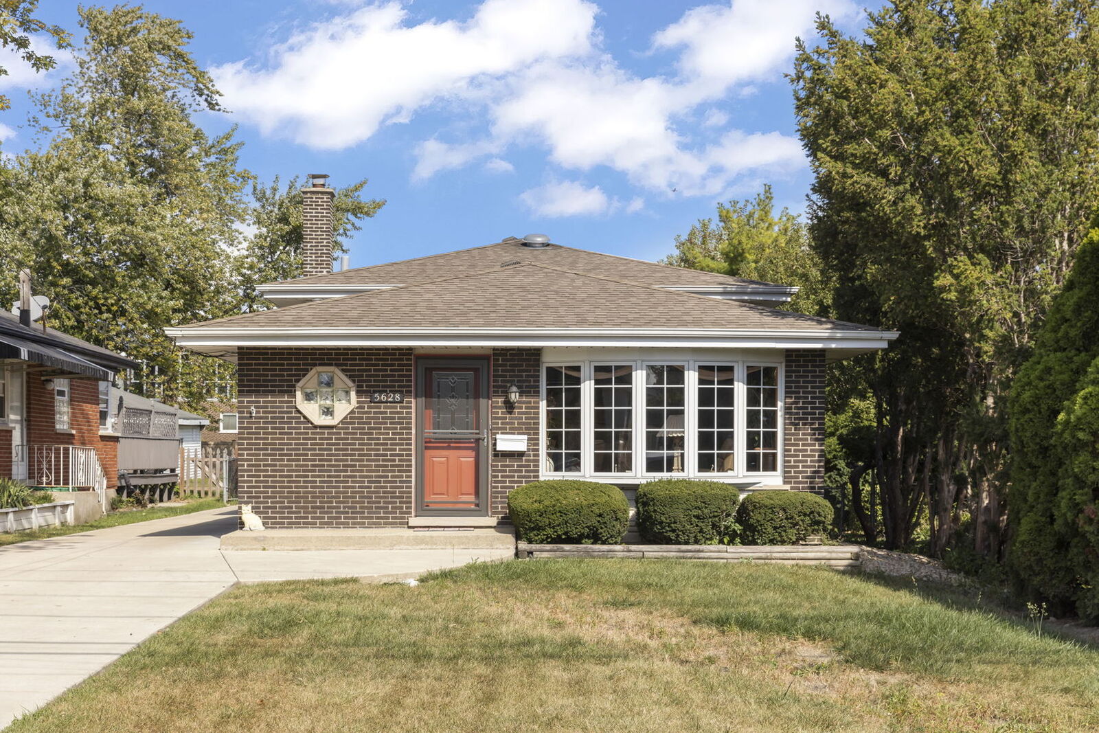 Property Photo:  5628 W Hawthorne Avenue  IL 60163 