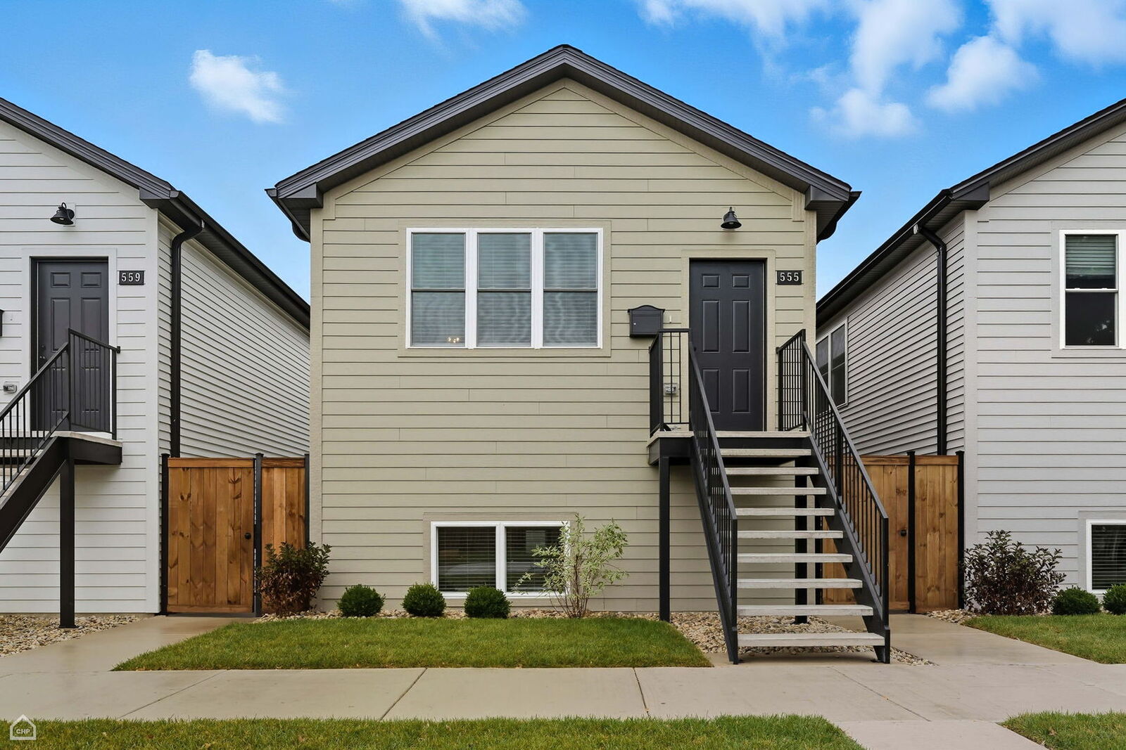 Property Photo:  547 N Springfield Avenue  IL 60624 