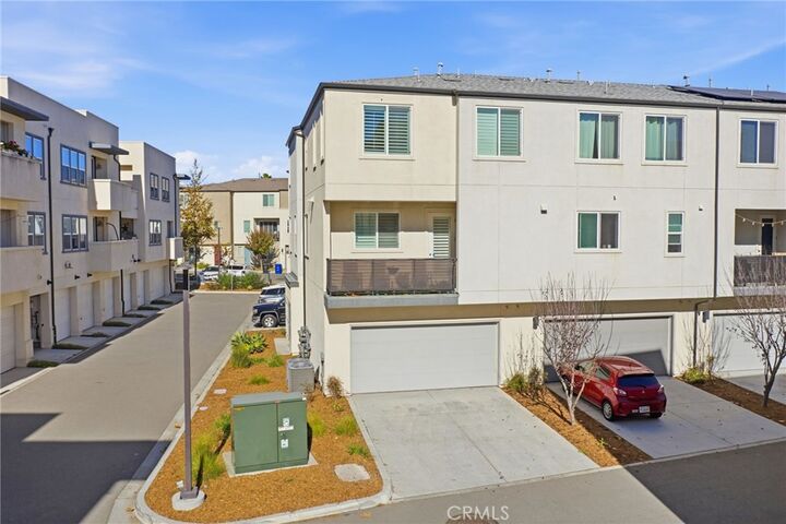 Property Photo:  5402 Calle Sandwaves  CA 92154 