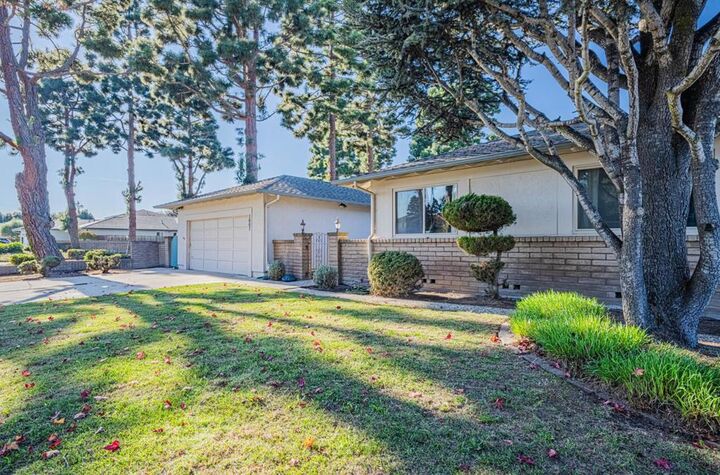 Property Photo:  1007 Driftwood Place  CA 93901 