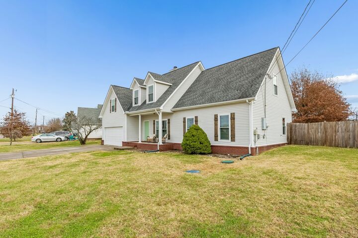 Property Photo:  125 Auburn Ct  TN 37128 