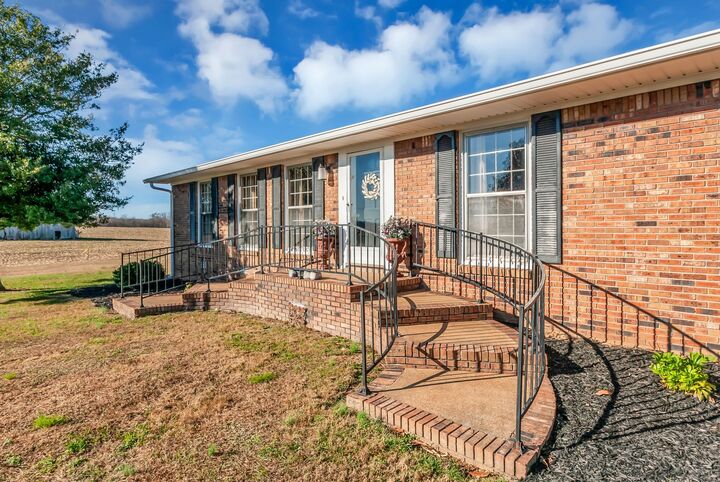 Property Photo:  104 Glendale Rd  TN 38469 