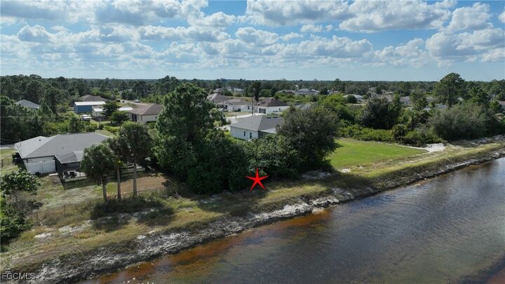 Property Photo:  105 Paddock Street  FL 33974 