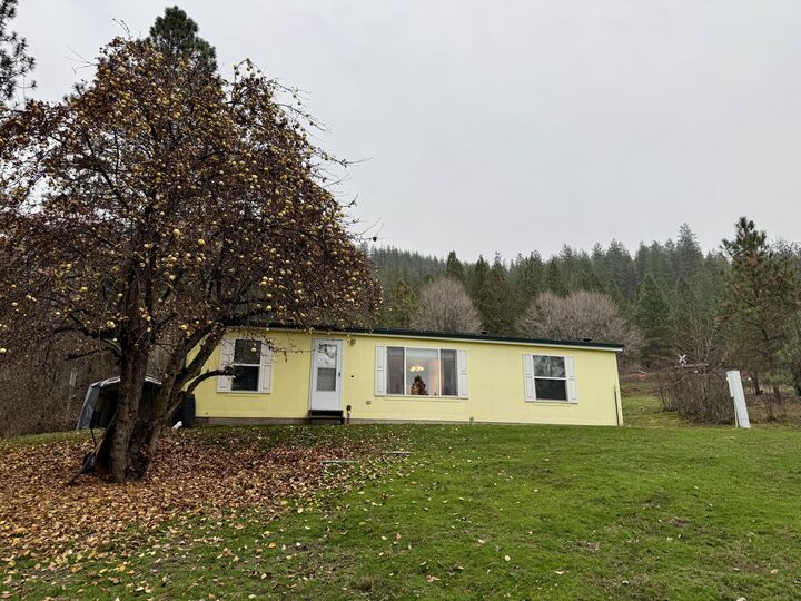 Property Photo:  1888 Orchard Dr N  WA 99126 