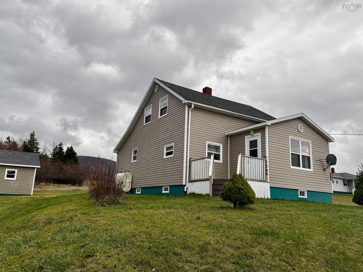 1266 Back Road — photo 1