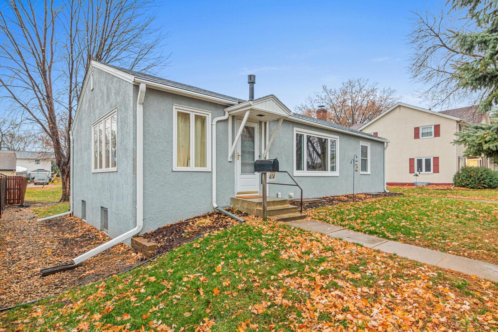 Property Photo:  414 4th Avenue W  MN 55379 