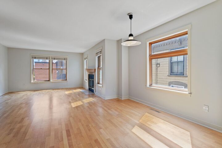 Property Photo:  2321 Pillsbury Avenue S  MN 55404 