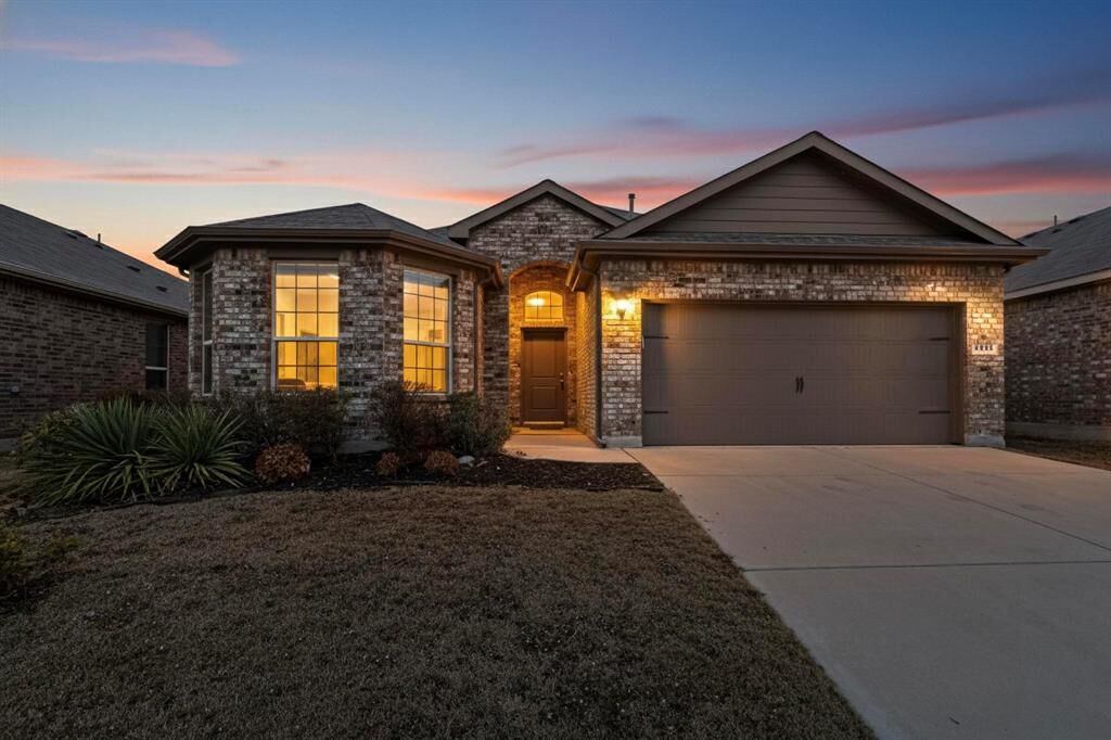 Property Photo: 9640 Hickory Knob Drive TX 76108