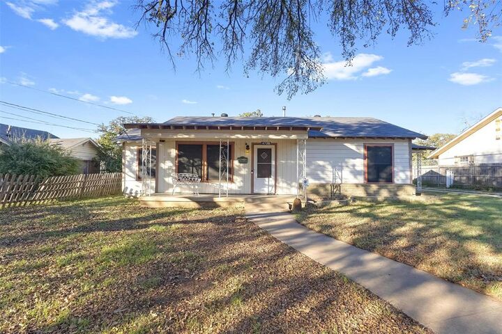 Property Photo:  4735 Panola Avenue  TX 76103 