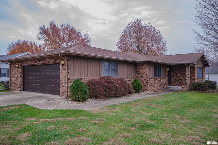 3528 Oxford Avenue  Mt Vernon IL 62864 photo