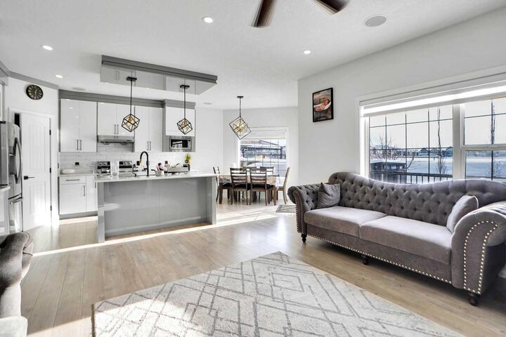 85 Saddlebrook Circle NE  Calgary AB T3J 0K3 photo