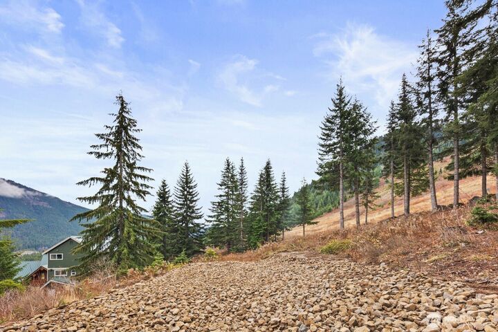 Property Photo:  321  Innsbruck Drive  WA 98068 