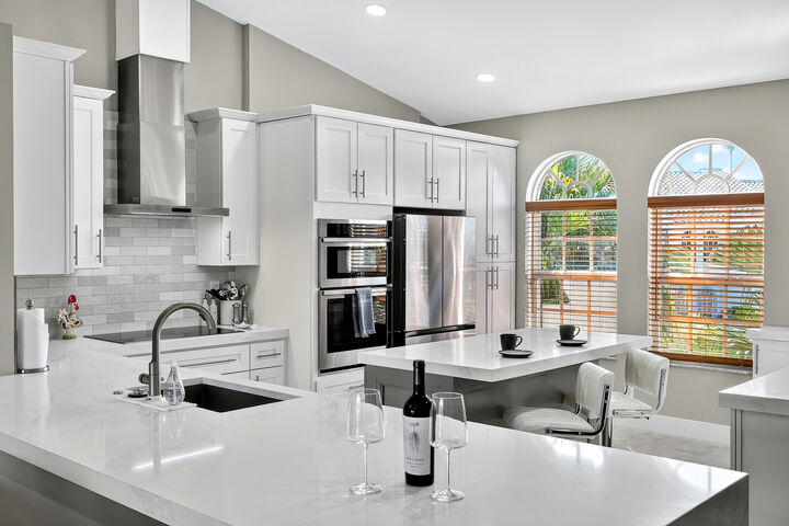 Property Photo: 305 Ryder Cup Circle FL 33418