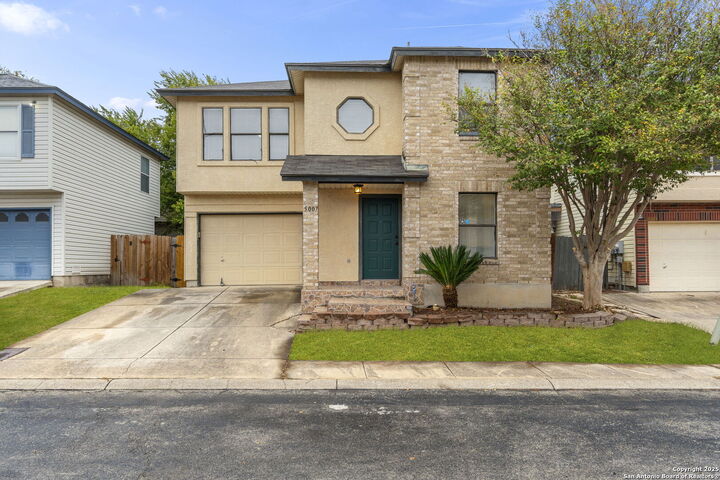 Property Photo: 5007 Kenton Trace TX 78240