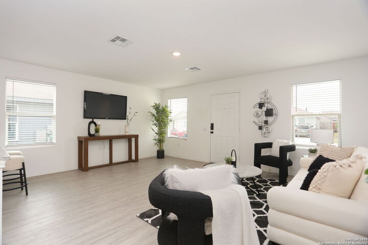 Property Photo: 9454 Tarbutton Trail TX 78211