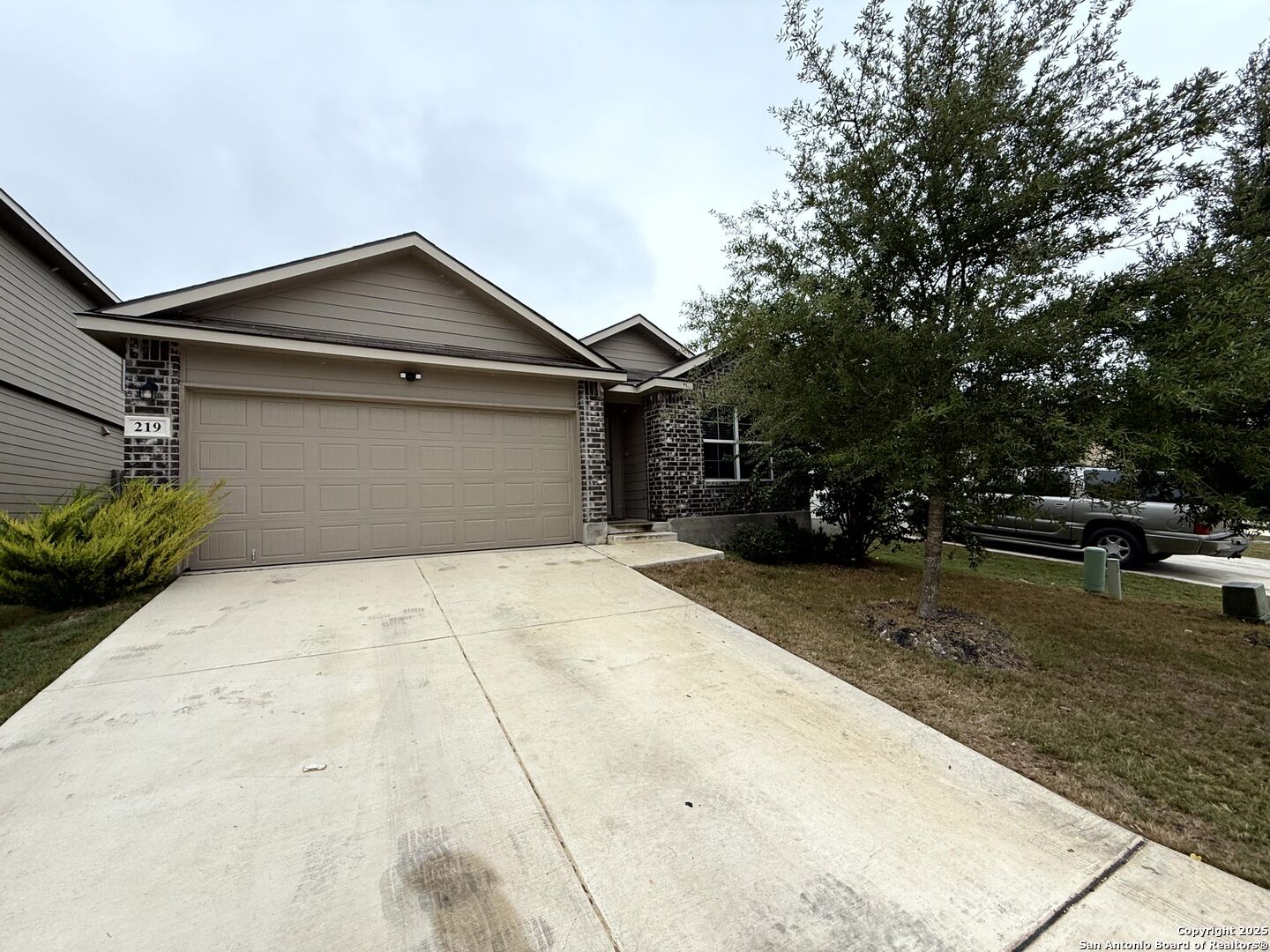 Property Photo: 219 Cuban Emerald TX 78253