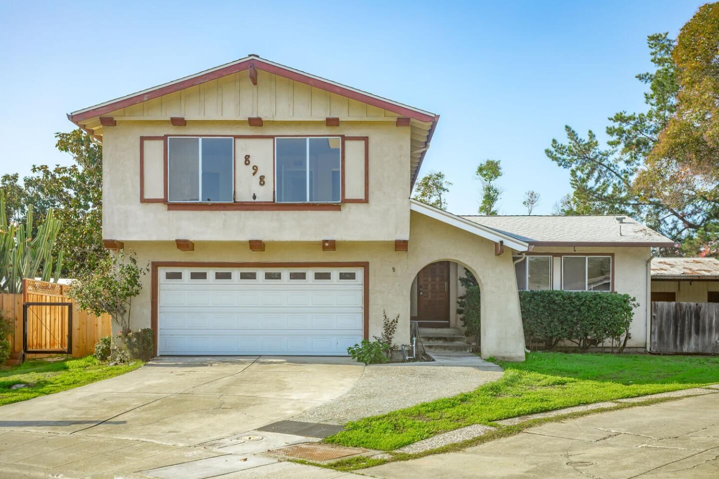 Property Photo:  898 Pepper Tree Court  CA 95051 