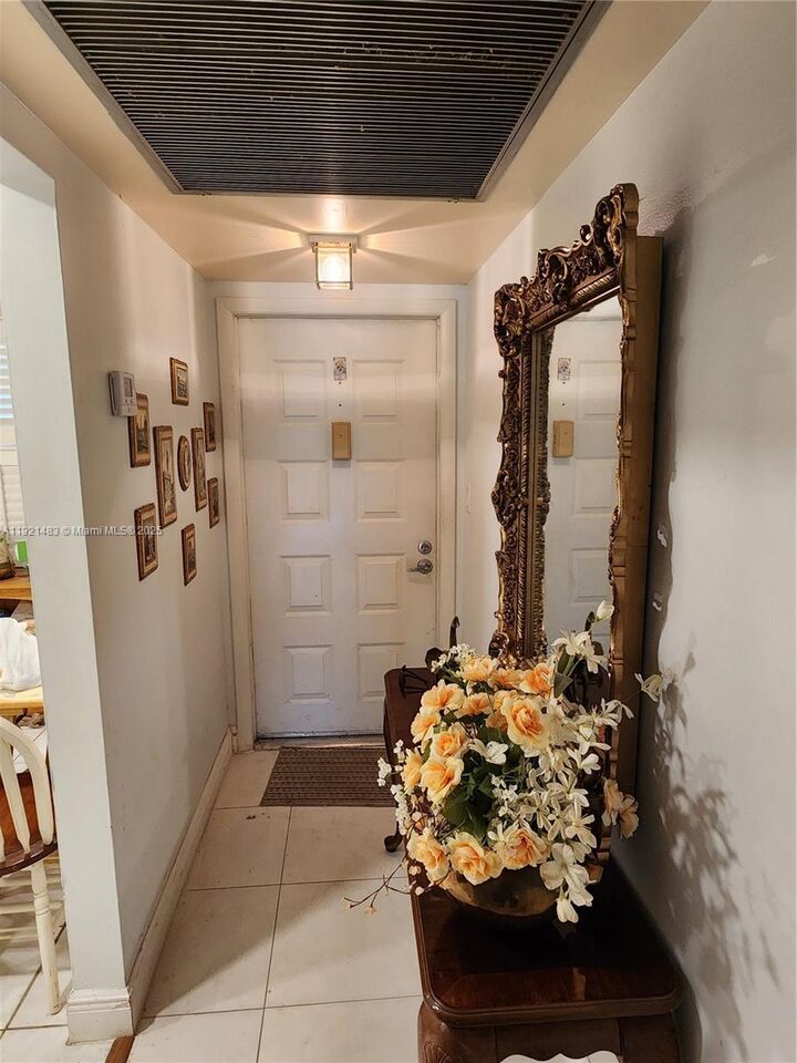 Property Photo:  900 Colony Point Cir 107  FL 33026 