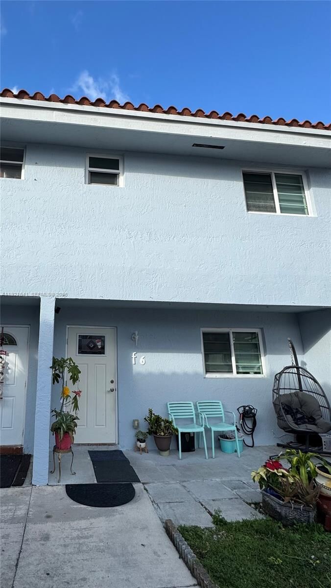 Property Photo:  550 SW 115th Ave 306F  FL 33174 