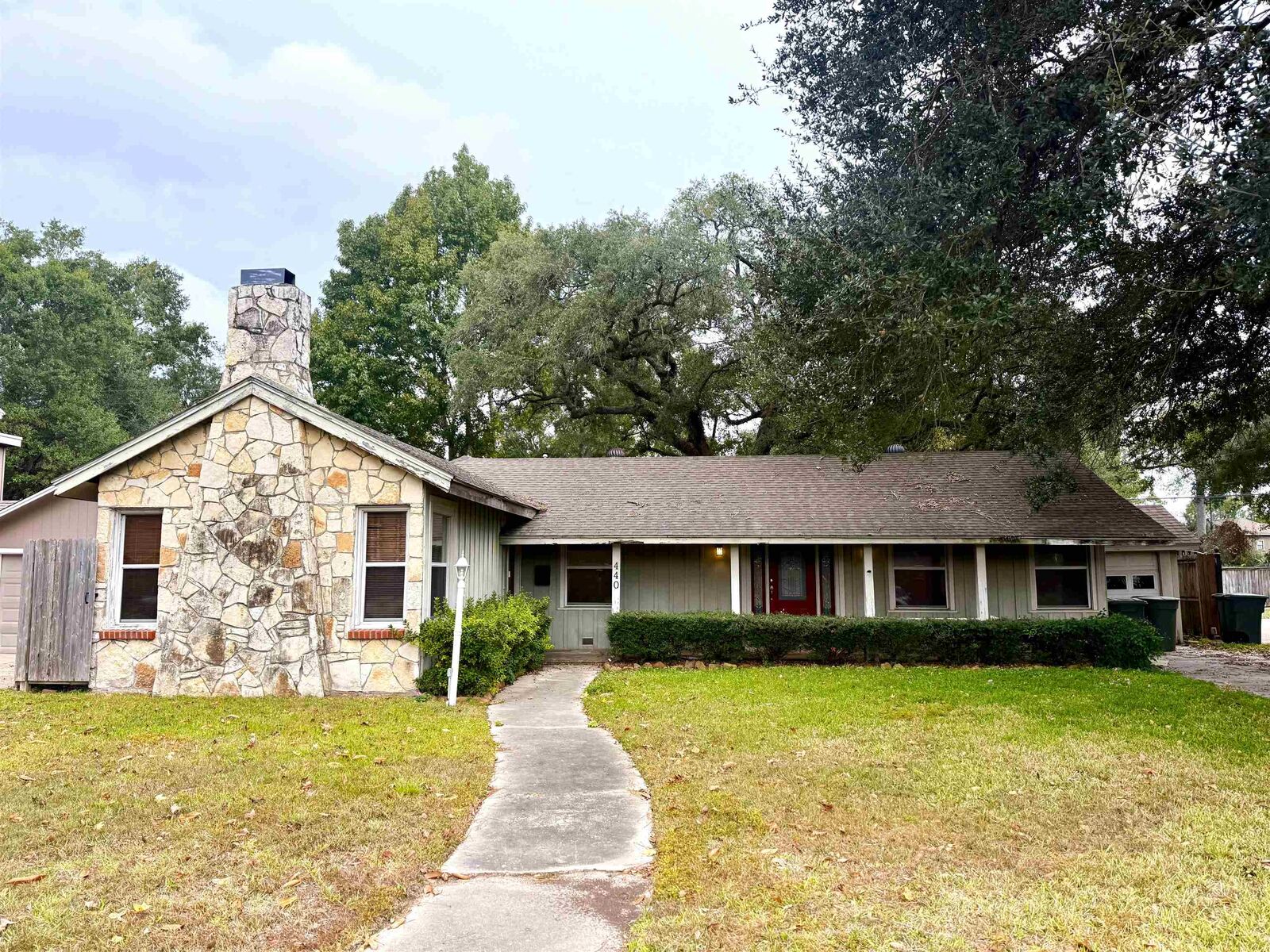 Property Photo: 440 N Circuit TX 77706