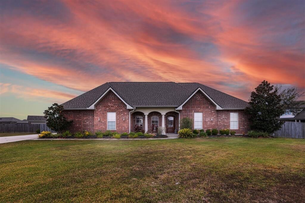 Property Photo: 2419 Tay Tay Drive LA 70611