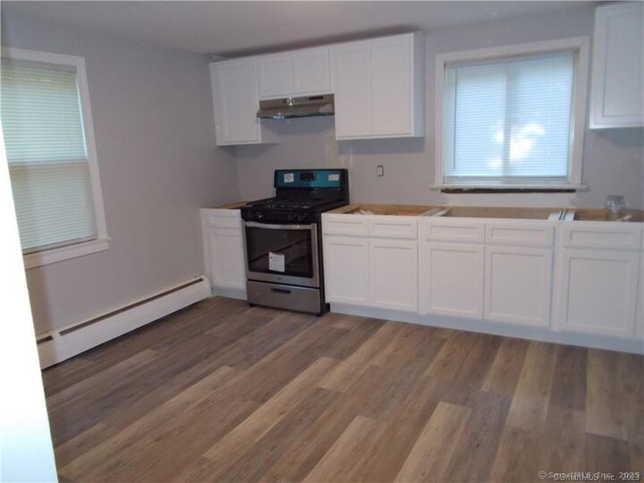 Property Photo:  31 Benton Street  CT 06098 