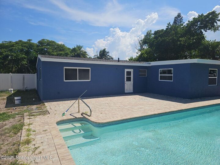 Property Photo: 420 Cinnamon Drive FL 32937
