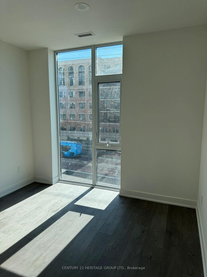 Property Photo: 715 Davis Drive 315 ON L3Y 0J2