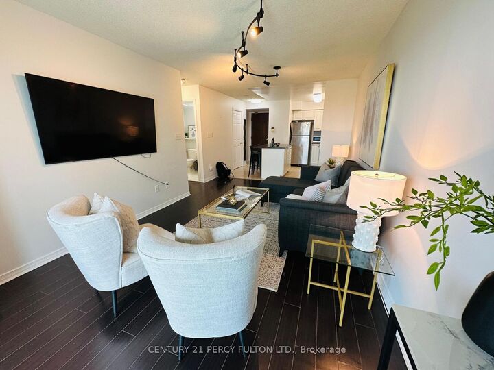 Property Photo: 39 Oneida Crescent Lph12 ON L4B 4T9