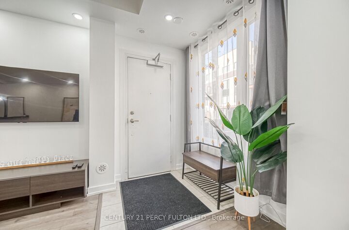 Property Photo:  1555 Kingston Road 504  ON L1V 0E9 