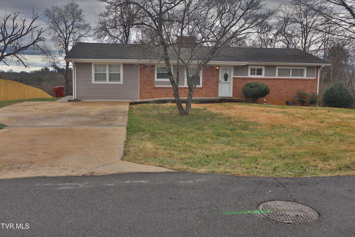 Property Photo:  1207 Woodside Drive  TN 37604 