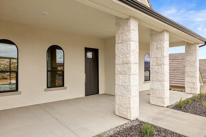 Property Photo:  702 S 1220 W  UT 84737 