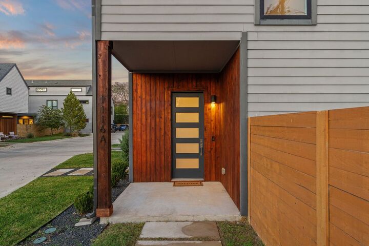 1116 Stobaugh Street A  Austin TX 78757 photo