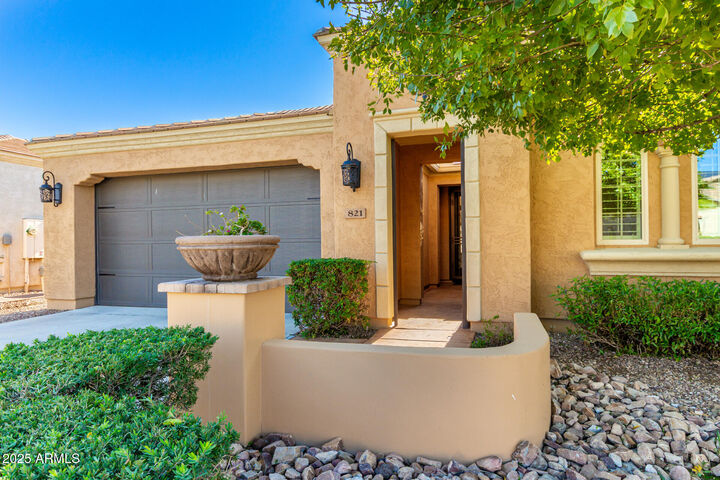 Property Photo: 821 E Vesper Trail AZ 85140