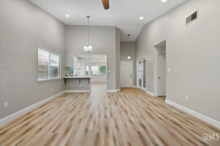 Property Photo:  7625 Canyon Clover Drive  CA 93313 
