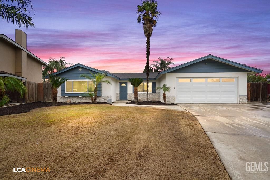 Property Photo:  1936 Birchwood Court  CA 93309 