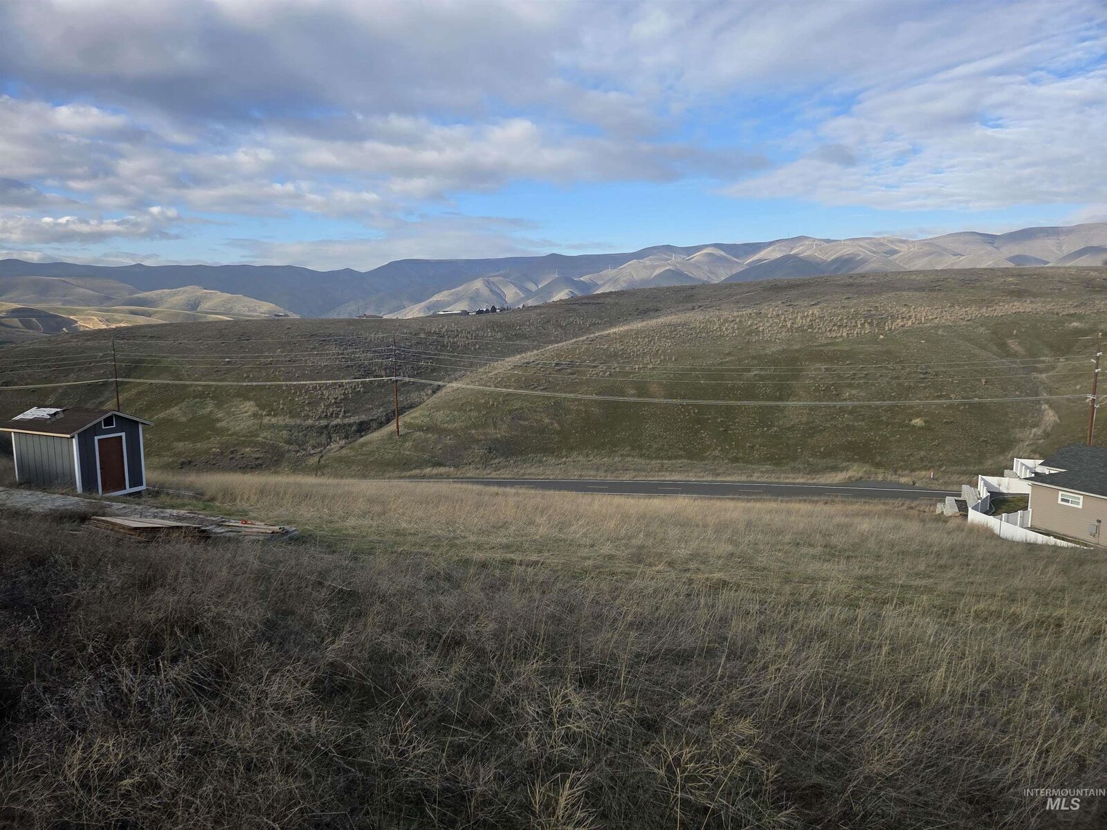 Property Photo: 2217 Deer Pointe Dr WA 99403