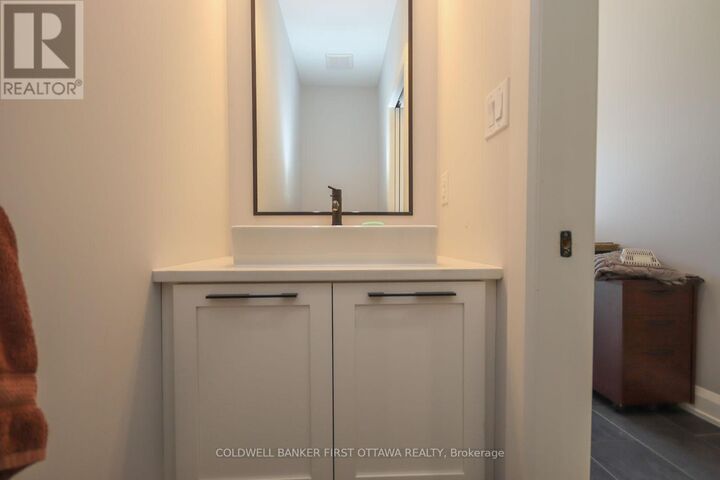 Property Photo: 165 Wesley Avenue ON K1Z 6Z9