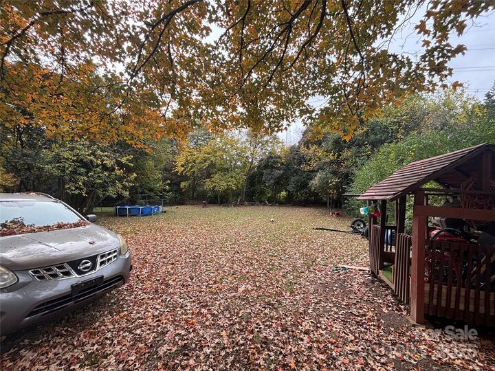 Property Photo: 549 W Cama Street NC 28217