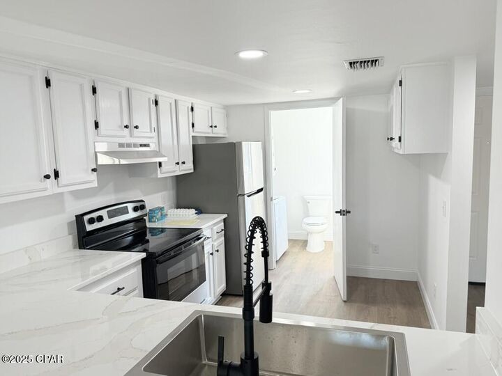 Property Photo: 401 E Beach Drive A3 FL 32401