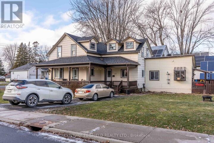 Property Photo:  29 Oak Street  ON K0C 1N0 