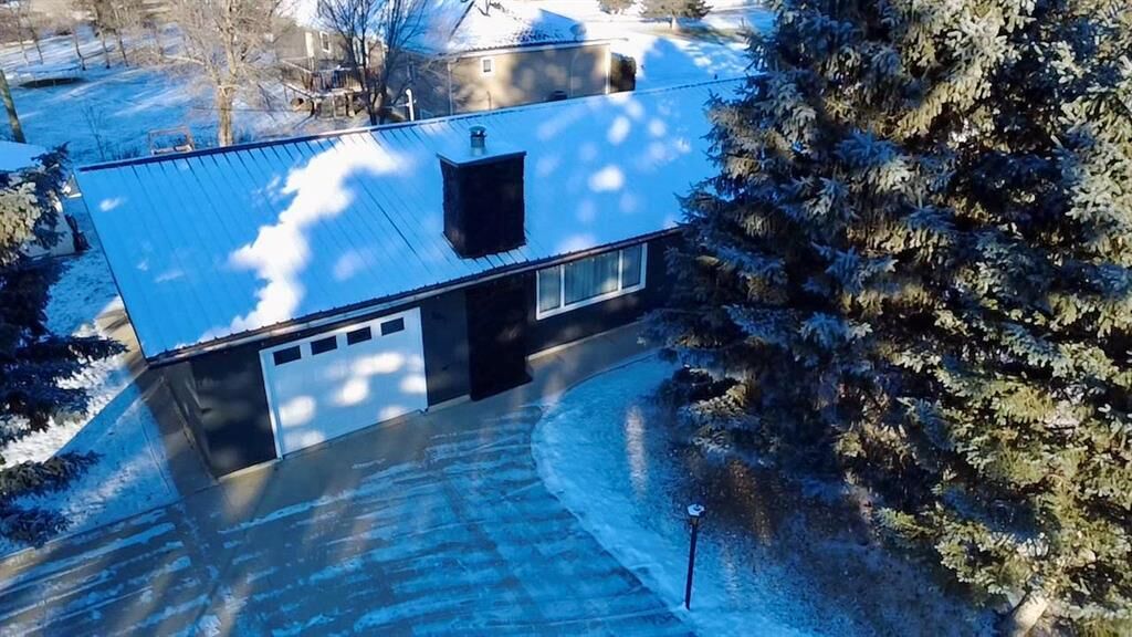 Property Photo: 305 Stuart Avenue East MB R0M 0M0