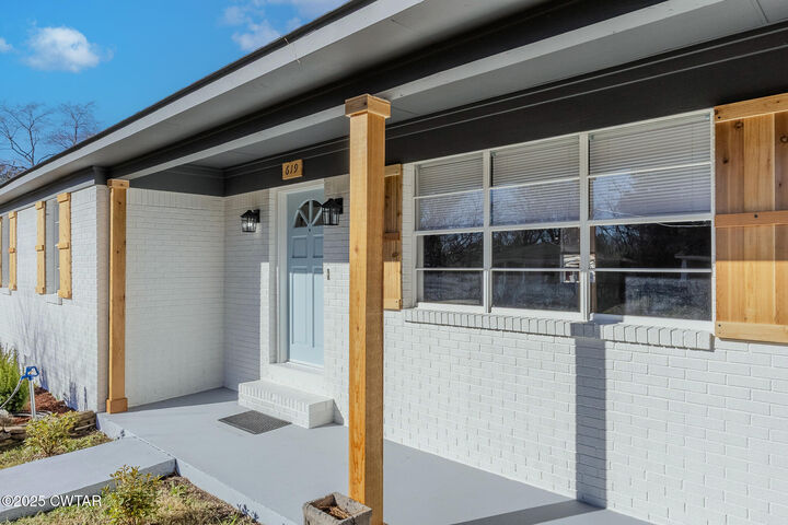 Property Photo:  619 Austin Street  TN 38012 