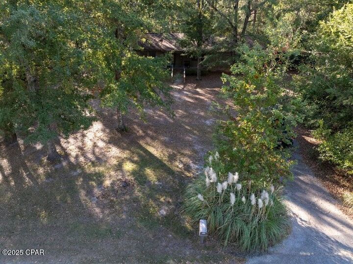 Property Photo:  19076 Oak Hill Dr  FL 32424 