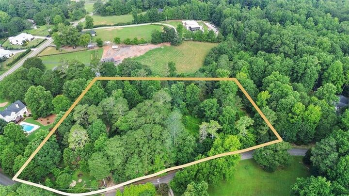 Property Photo: 215 Woodland Brook Drive GA 30115