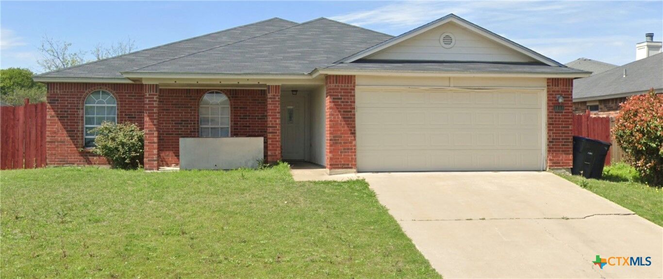 Property Photo: 1411 Saddle Drive TX 76543