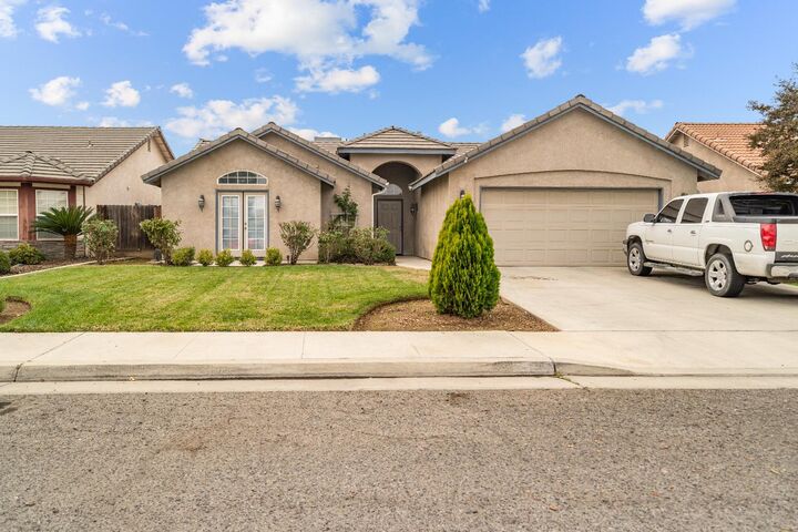 Property Photo: 1307 Patsy Street CA 93257