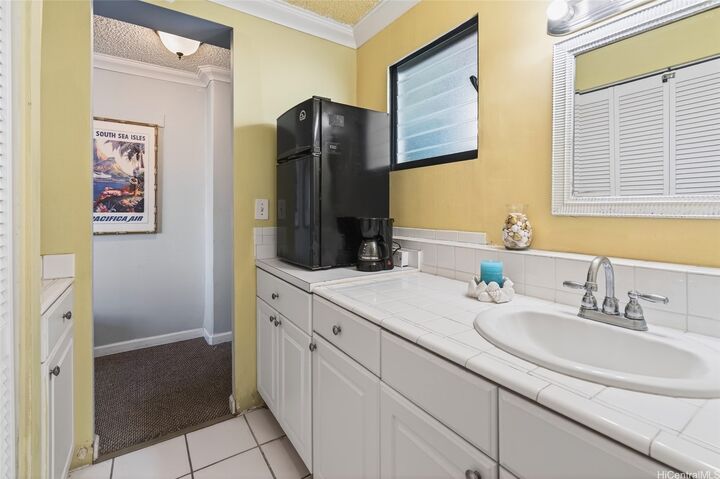 Property Photo: 134 Kapahulu Avenue 618 HI 96815