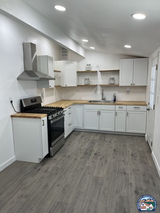 Property Photo: 1111 Cottonwood Dr CA 92243